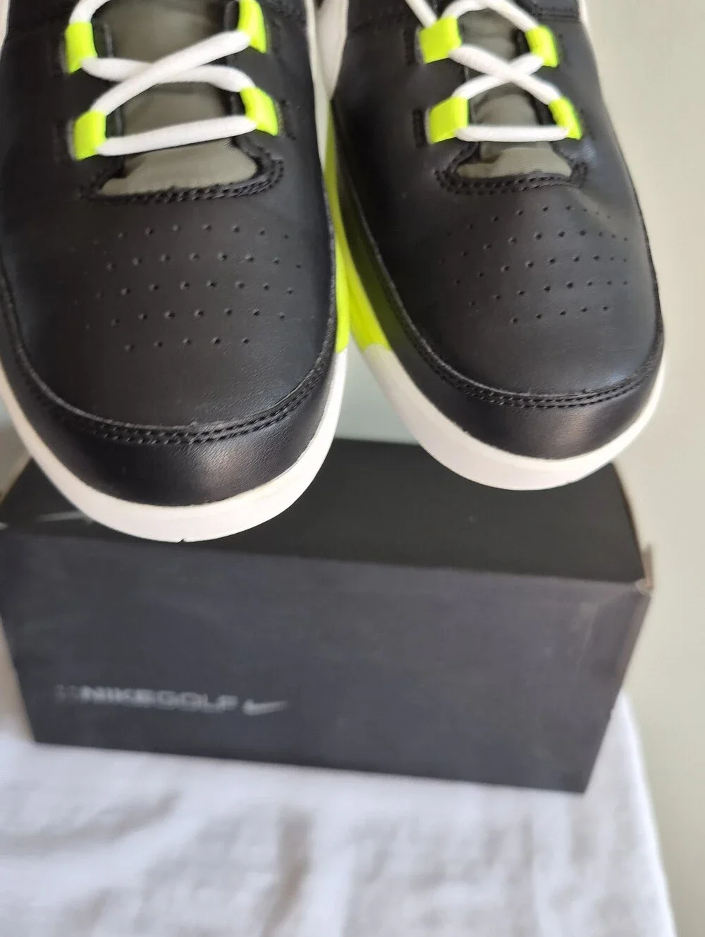 The VT Nike Junior Spikeless Golf Shoes Size 6Y